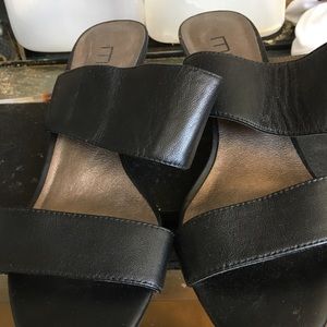 Ladies moda sandals 8 1/2